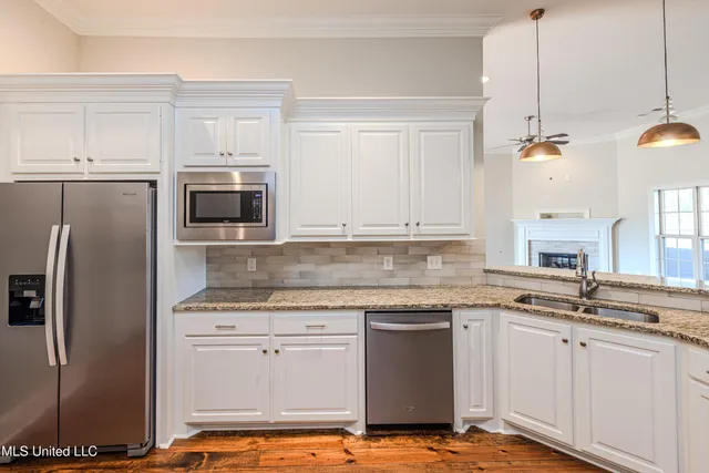 $319,900 | 430 Emerald Trail, Brandon, MS 39047