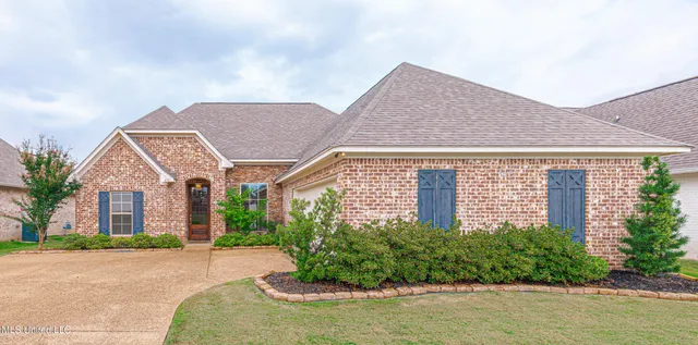 $319,900 | 430 Emerald Trail, Brandon, MS 39047