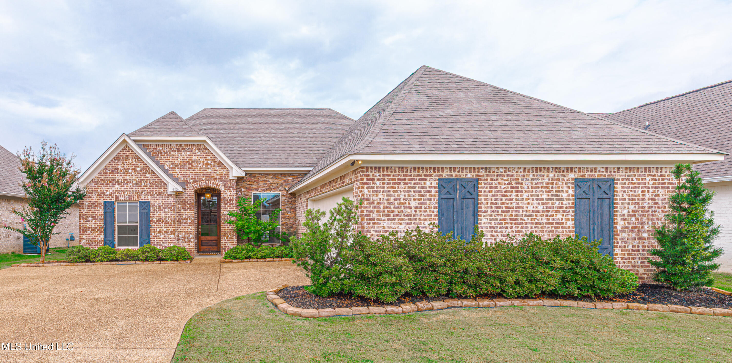 430 Emerald Trail Brandon, MS 39047 - Photo 2 of 49 1R4A7239