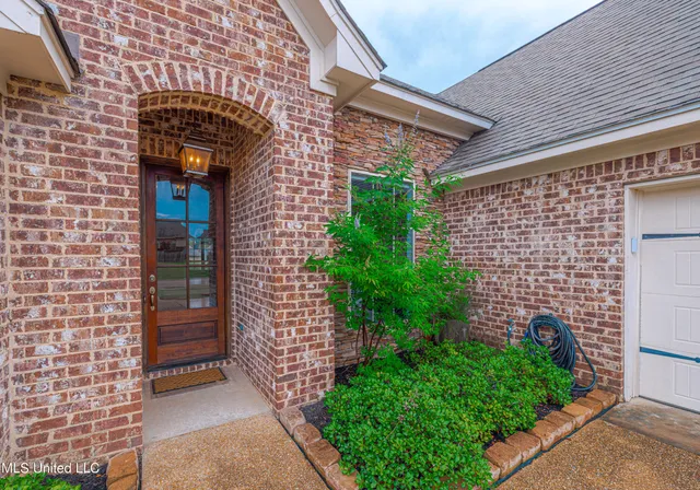 $319,900 | 430 Emerald Trail, Brandon, MS 39047