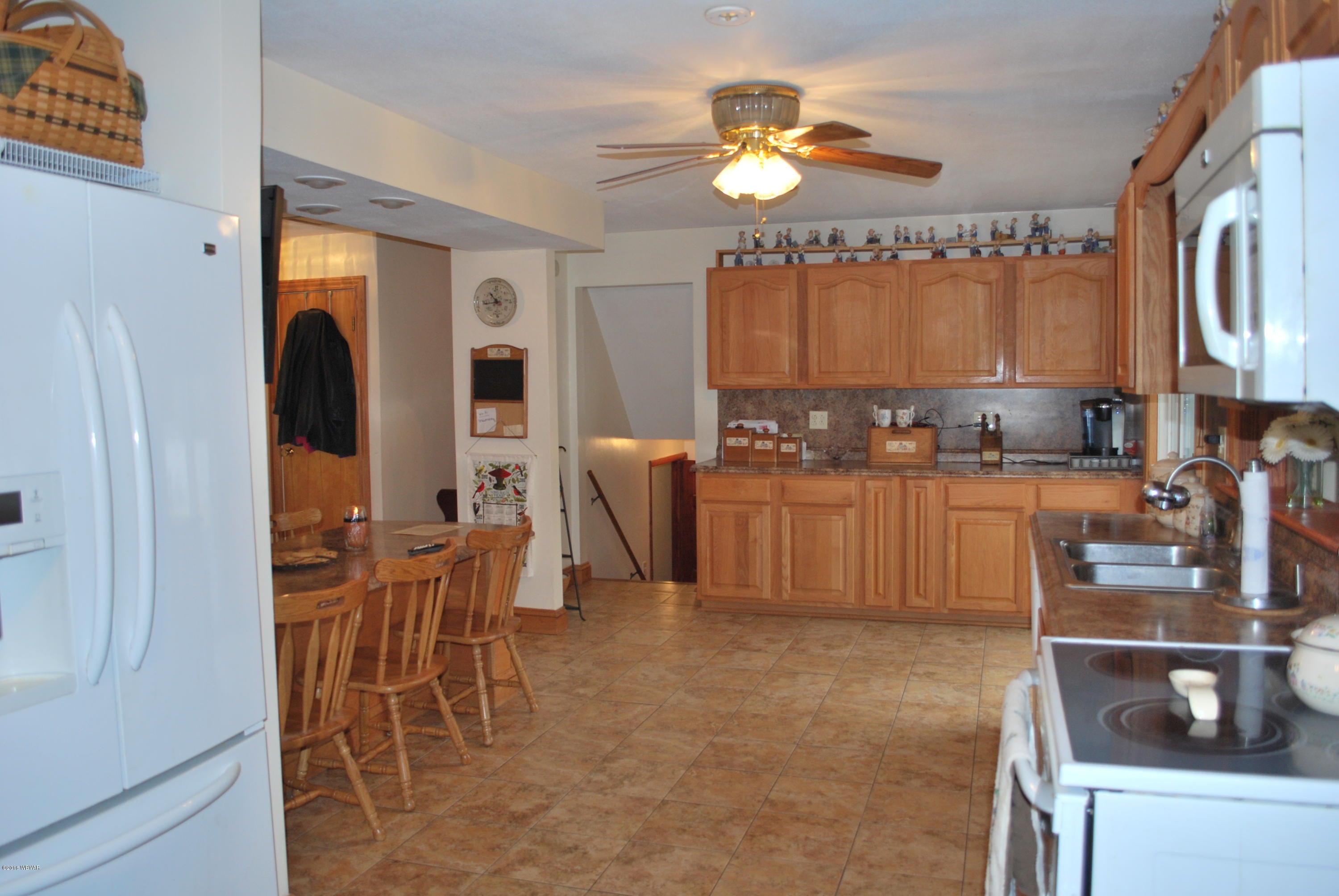 930 St Davids Road Williamsport, PA 17701 - Photo 6 of 12 Kitchen
