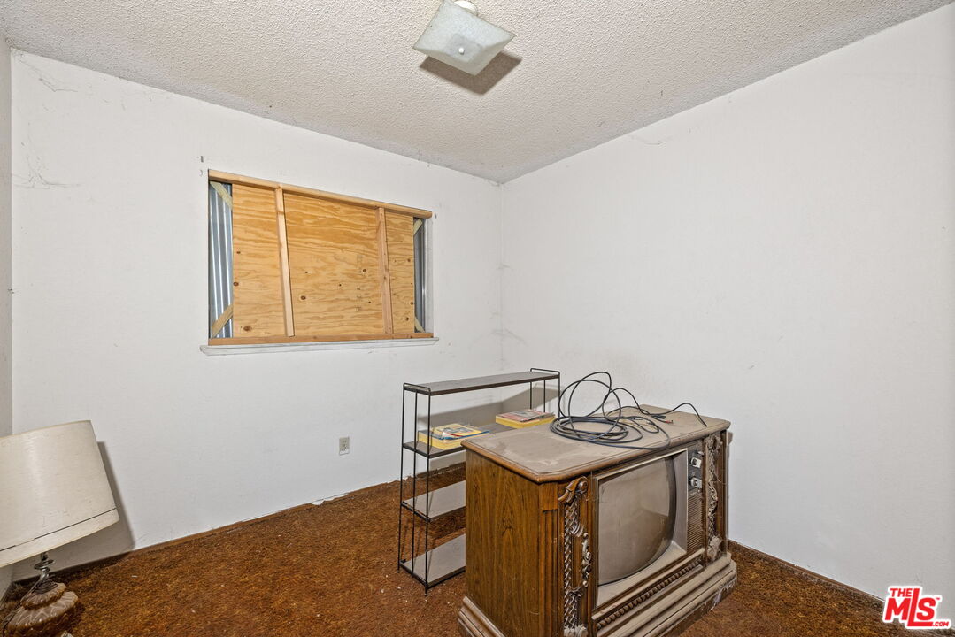 1112 Valencia Avenue Delano, CA 93215 - Photo 24 of 55