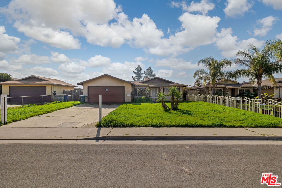 1112 Valencia Avenue Delano, CA 93215 - Photo 4 of 55