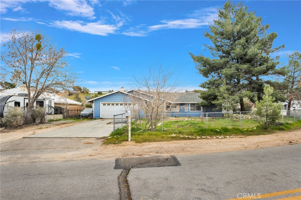 17405 Adobe Street Hesperia, CA 92345 - Photo 2 of 16