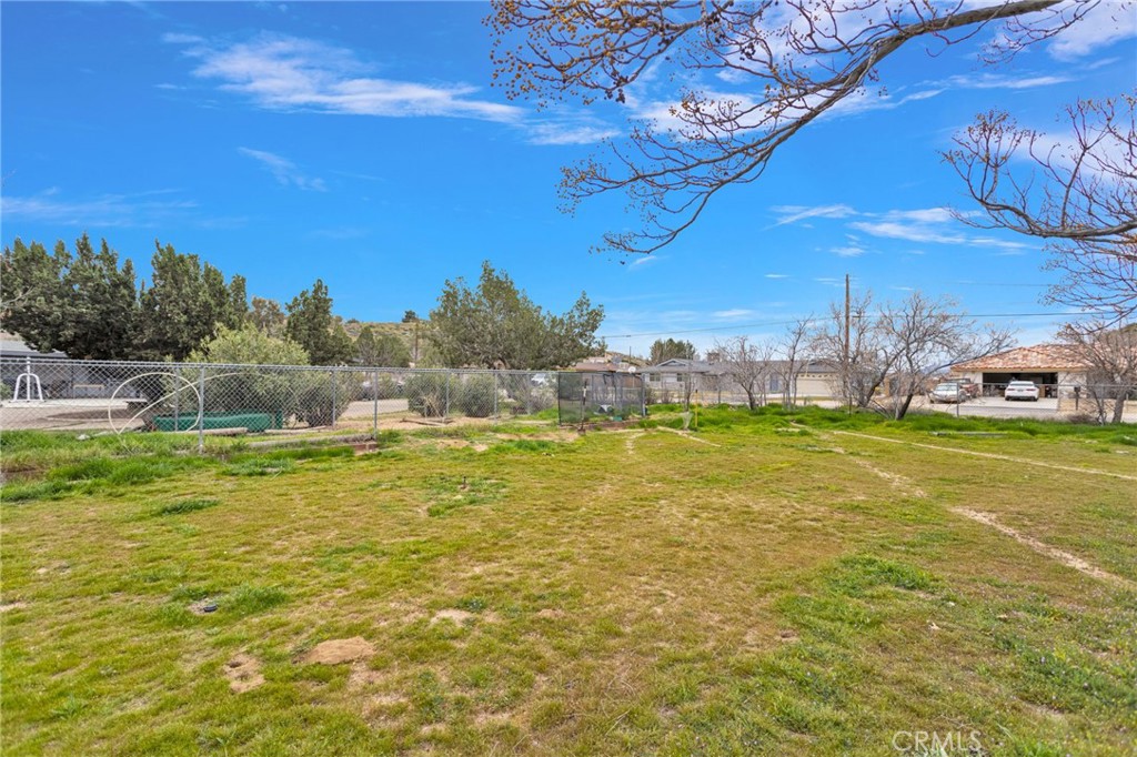 17405 Adobe Street Hesperia, CA 92345 - Photo 8 of 16