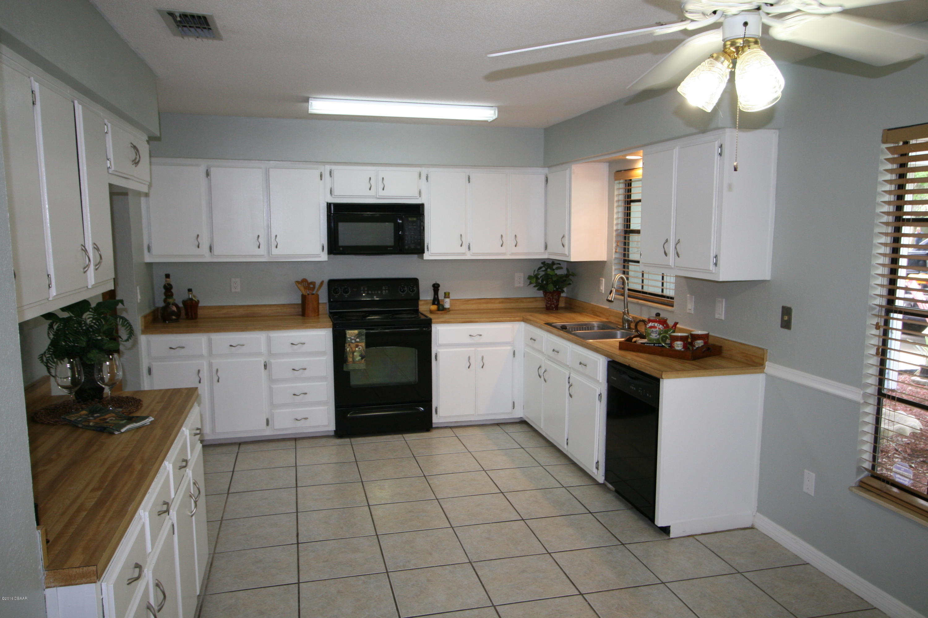 919 Mill Rd Lane Port Orange, FL 32127 - Photo 5 of 25 Kitchen