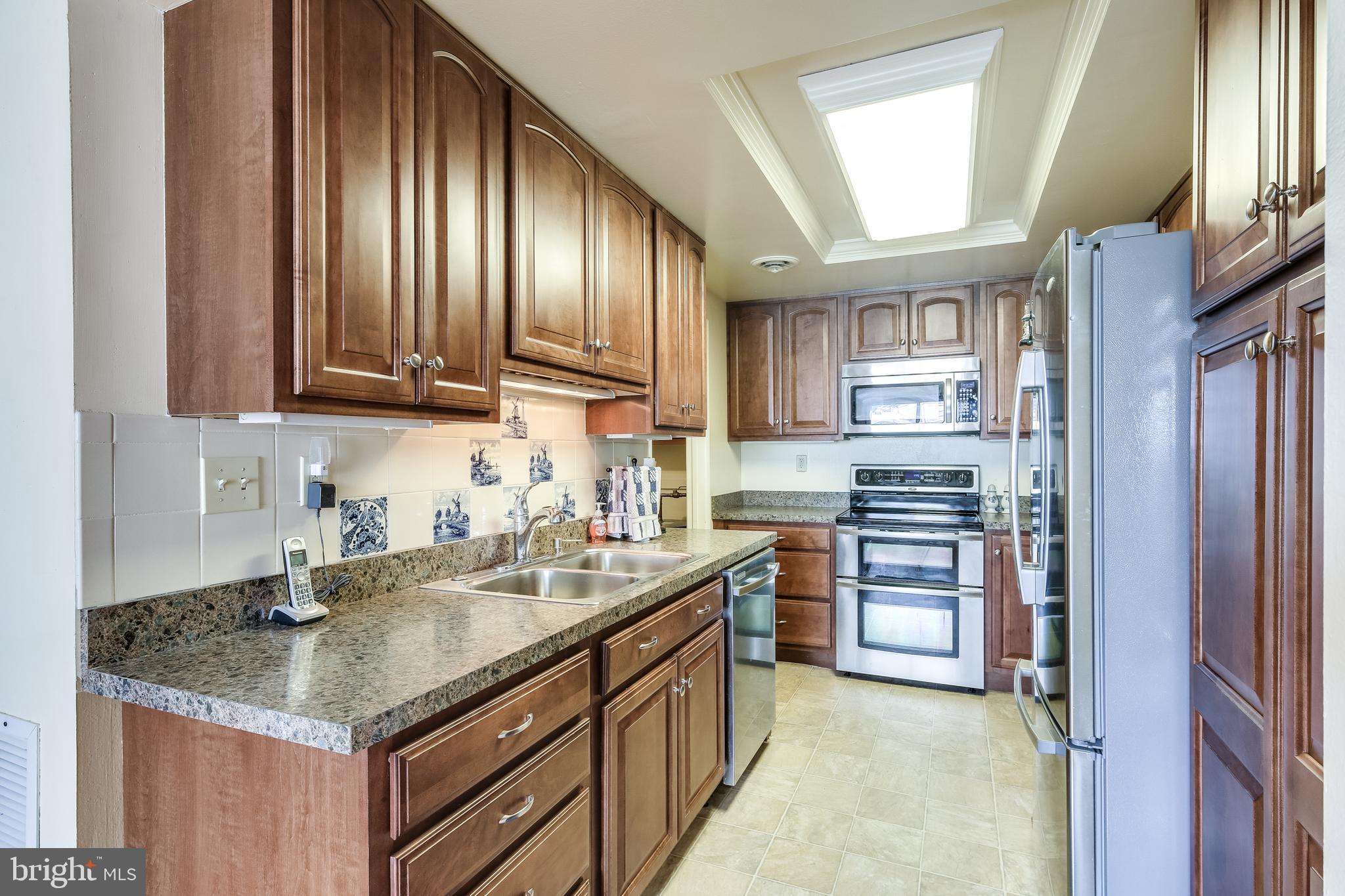 15135 Vantage Hill Road, Unit 7B Silver Spring, MD 20906 - Photo 13 of 36 Double Oven