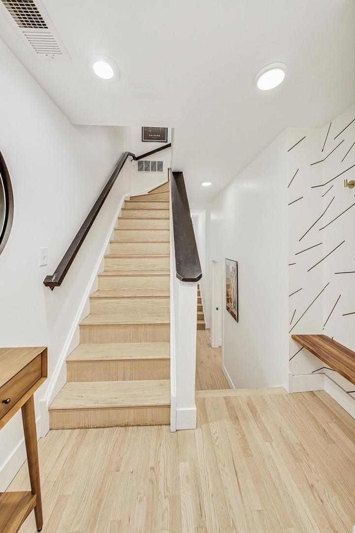 448 North Carpenter Street, Unit J Chicago, IL 60642 - Photo 3 of 39 a view of entryway