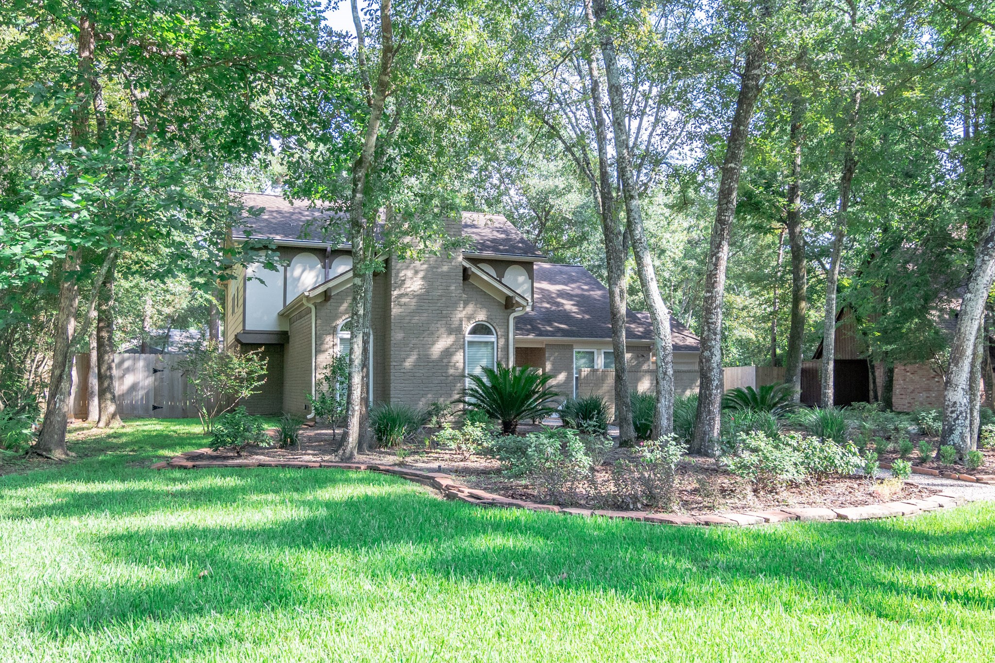 10 Coralvine Court Spring, TX 77380 - Photo 3 of 34 Charming two-story home beautiful curb appeal.