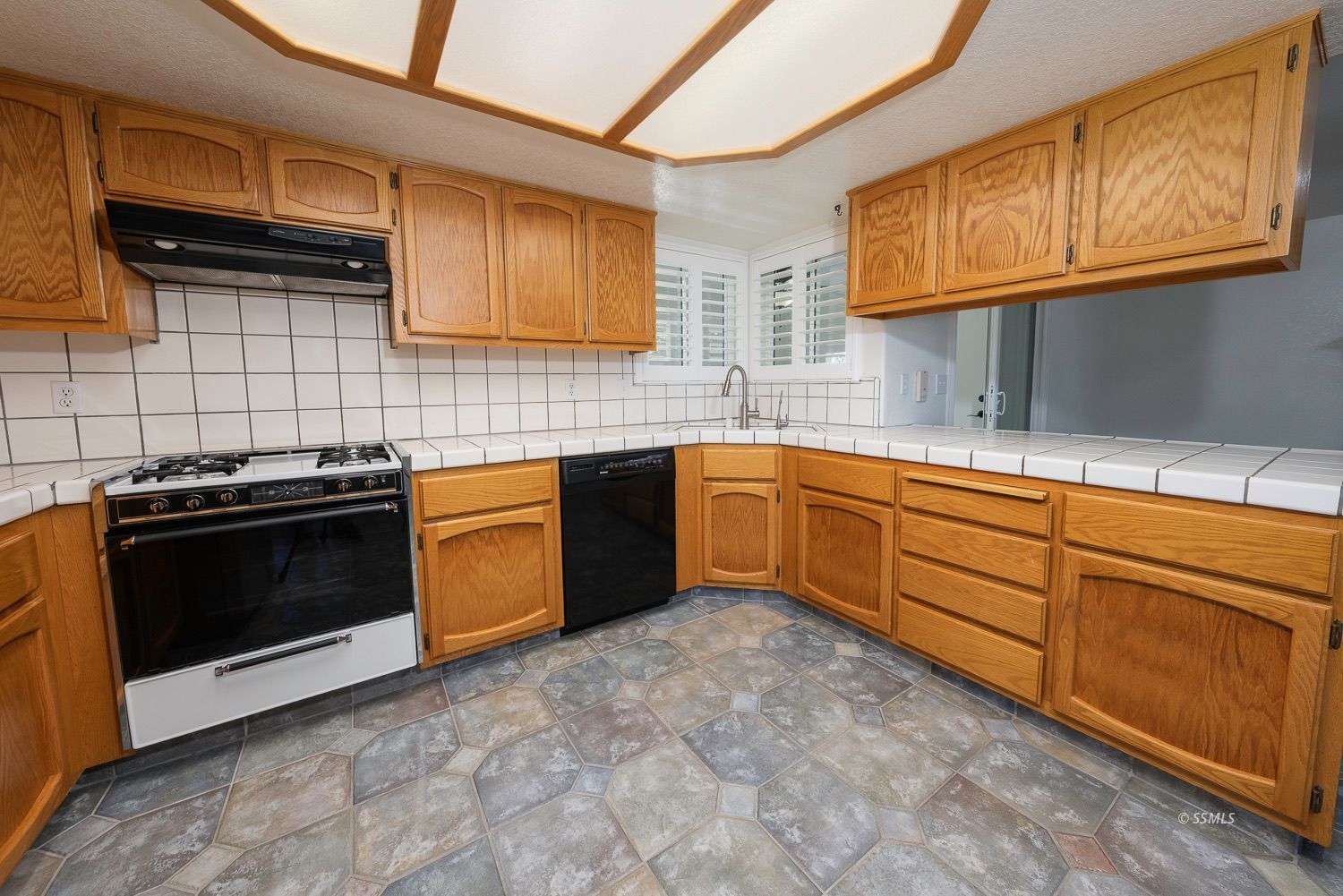 409 Ashton Street Ridgecrest, CA 93555 - Photo 13 of 43
