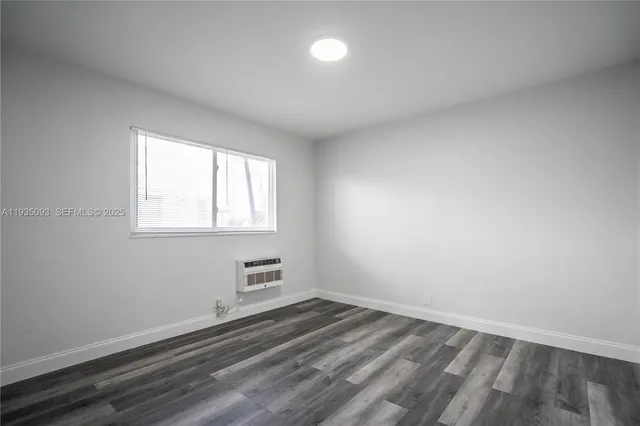 $2,550 | 6871 Abbott Avenue, Unit 4, Miami Beach, FL 33141