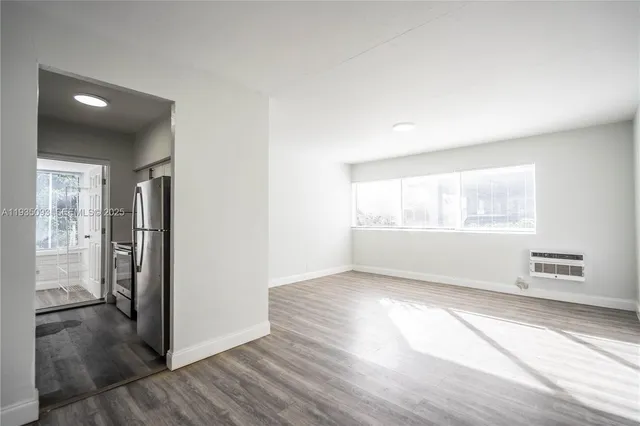 $2,550 | 6871 Abbott Avenue, Unit 4, Miami Beach, FL 33141