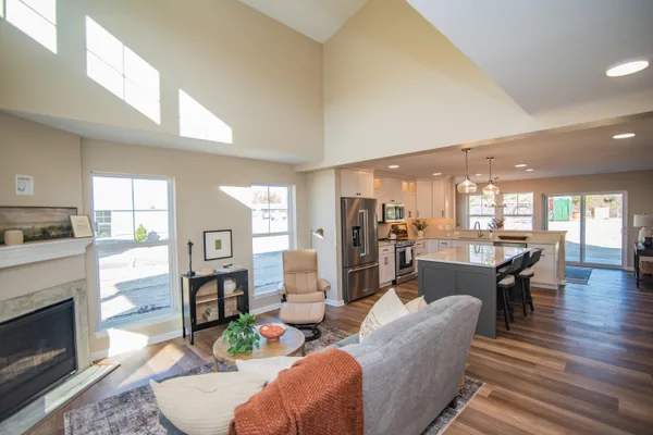 $465,000 | 1102 Harbor Court, West Bend, WI 53095