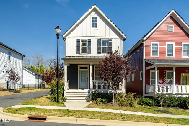 $2,300 | 853 Great Ridge Parkway, Chapel Hill, NC 27516