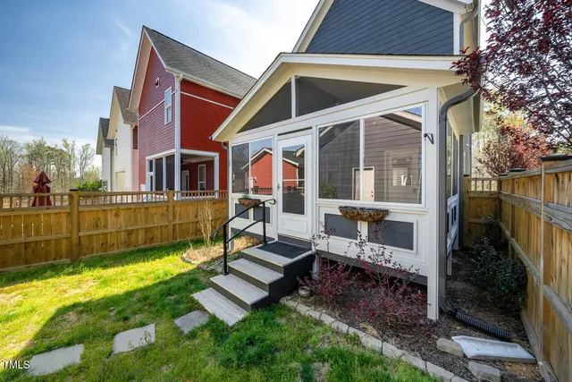 $2,300 | 853 Great Ridge Parkway, Chapel Hill, NC 27516