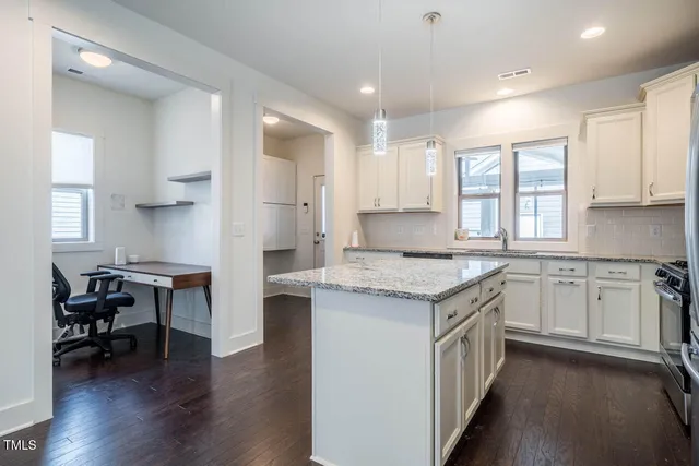 $2,300 | 853 Great Ridge Parkway, Chapel Hill, NC 27516