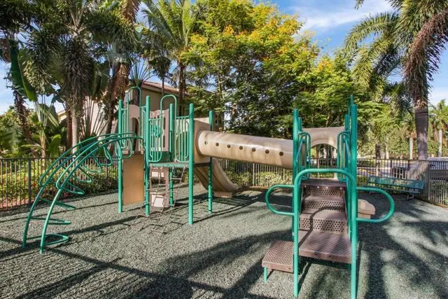 $2,600 | 253 Lake Monterey Circle, Unit 253, Boynton Beach, FL 33426