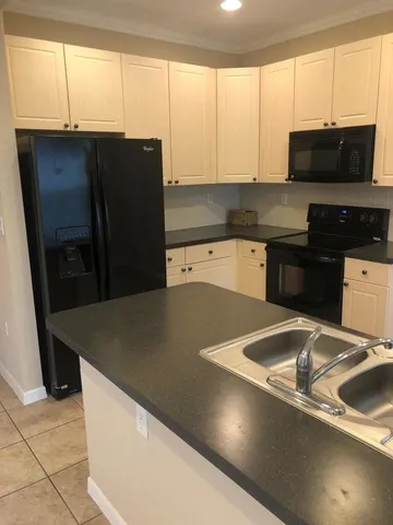 $2,600 | 253 Lake Monterey Circle, Unit 253, Boynton Beach, FL 33426