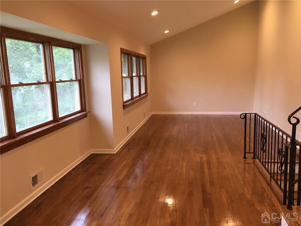 240 Garner Road North Brunswick, NJ 08902 - Photo 4 of 15 Gallery Image 4