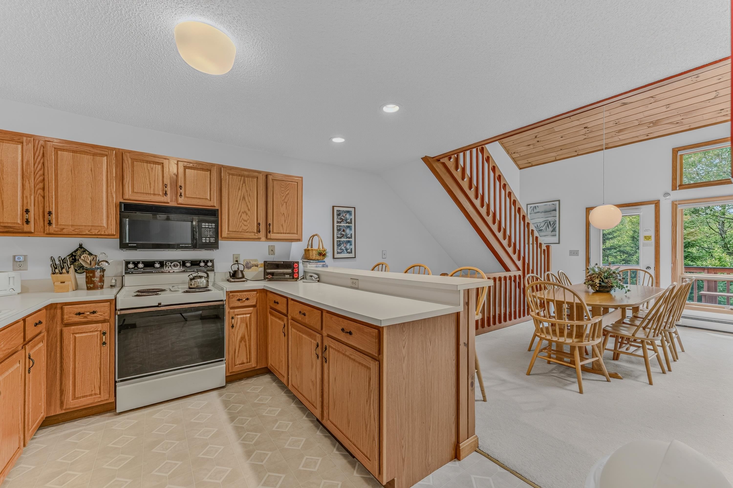72 Appleby Close, Unit 42 Carroll, NH 03595 - Photo 6 of 33