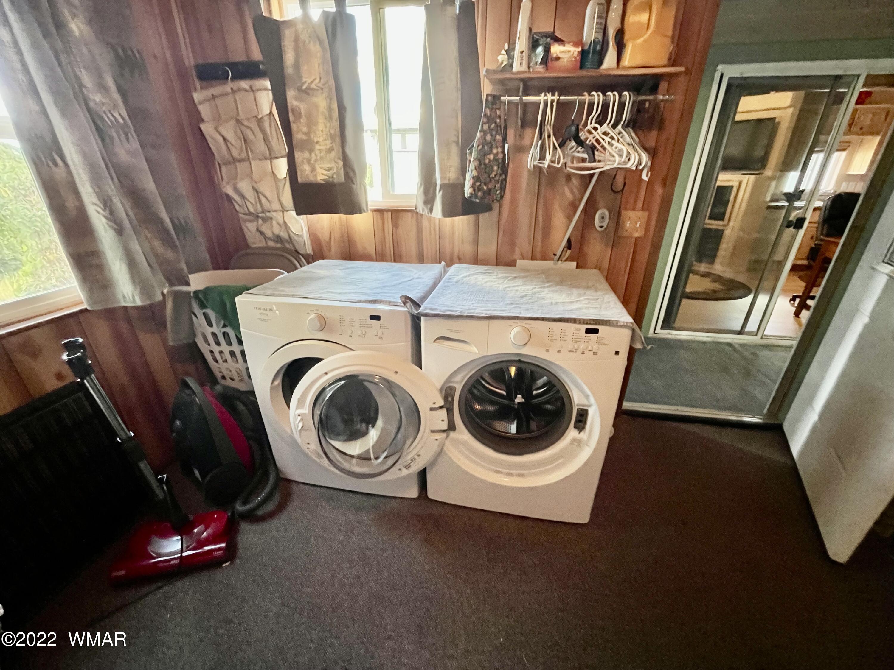 1860 Reel Way, Unit 471 Show Low, AZ 85901 - Photo 22 of 28 a utility room with dryer and washer