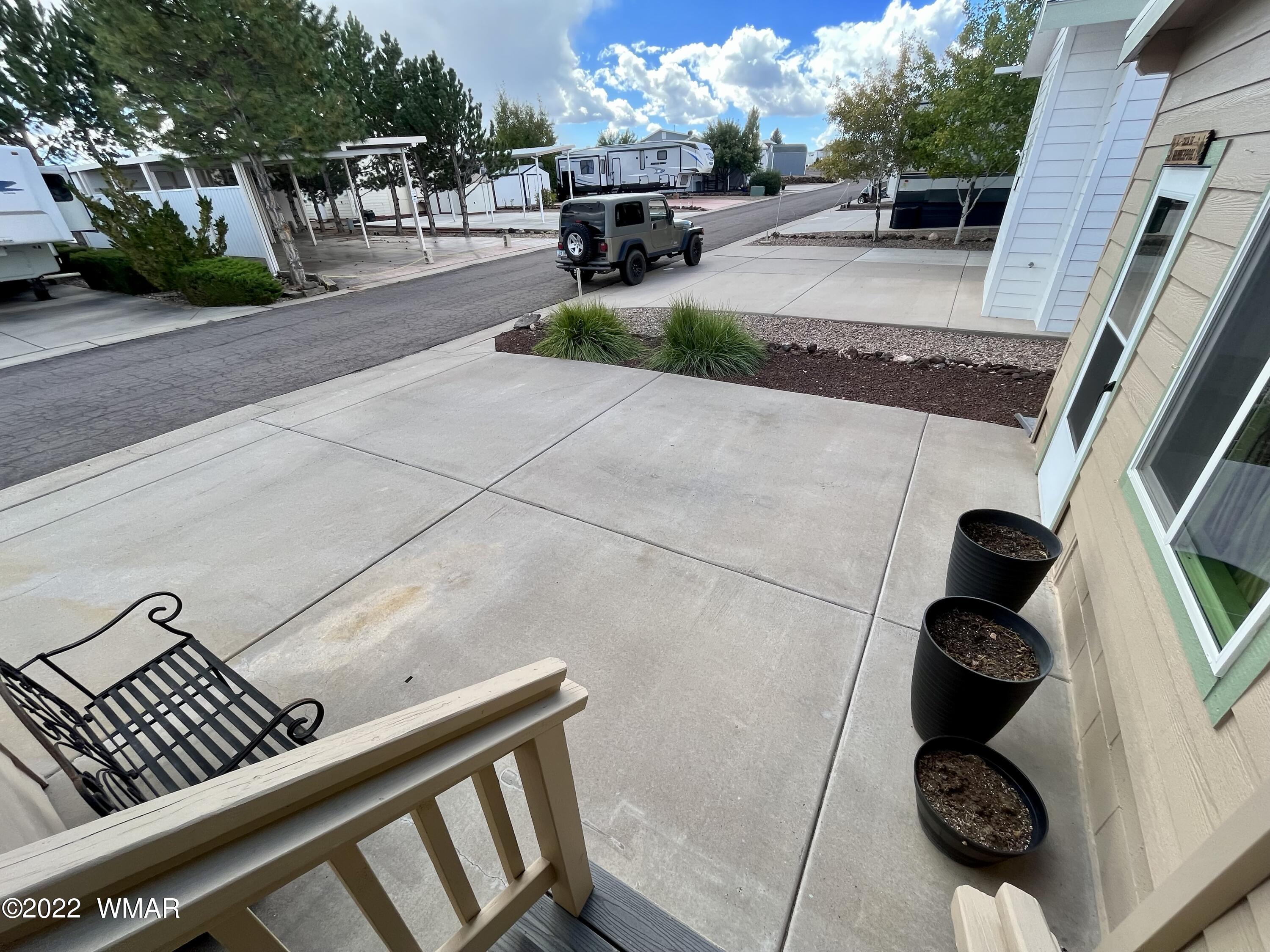1860 Reel Way, Unit 471 Show Low, AZ 85901 - Photo 5 of 28 a view of entryway and patio