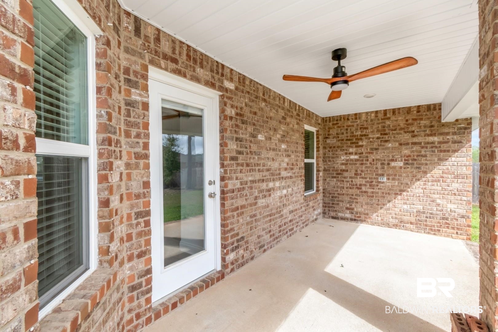 6632 Monarch Circle Mobile, AL 36618 - Photo 25 of 32 View of patio / terrace with ceiling fan