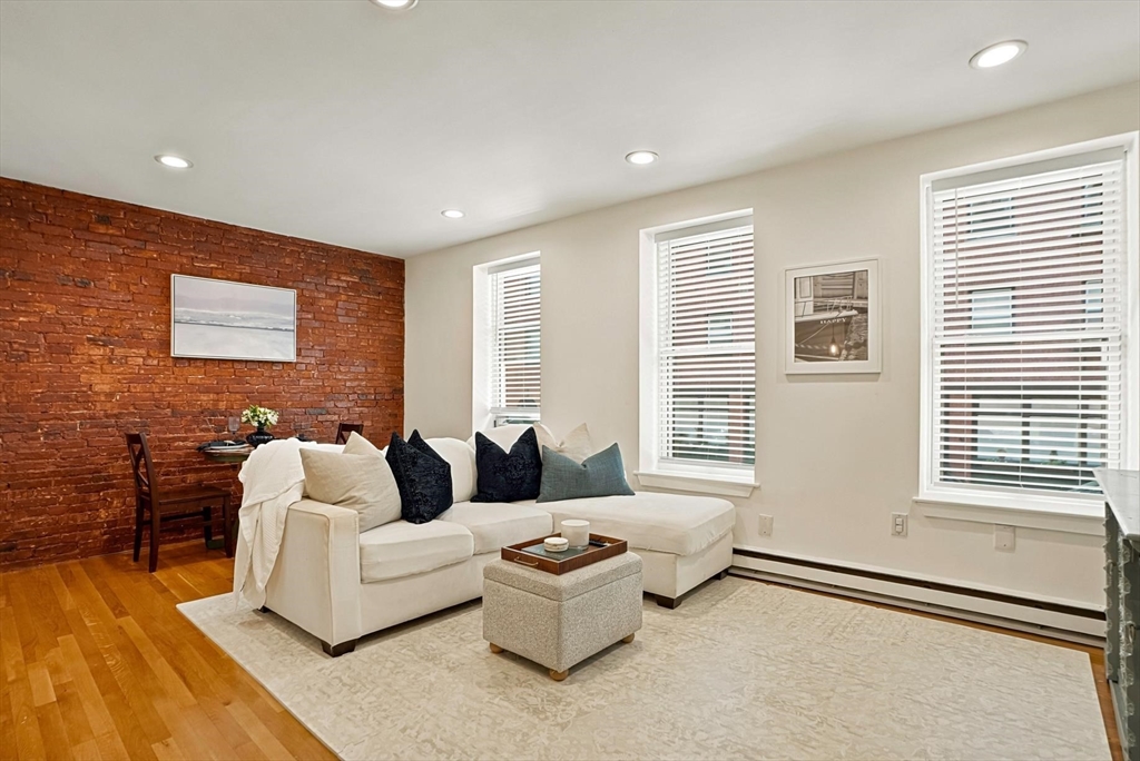 8 Battery Street, Unit 4 Boston, MA 02109 - Photo 15 of 33