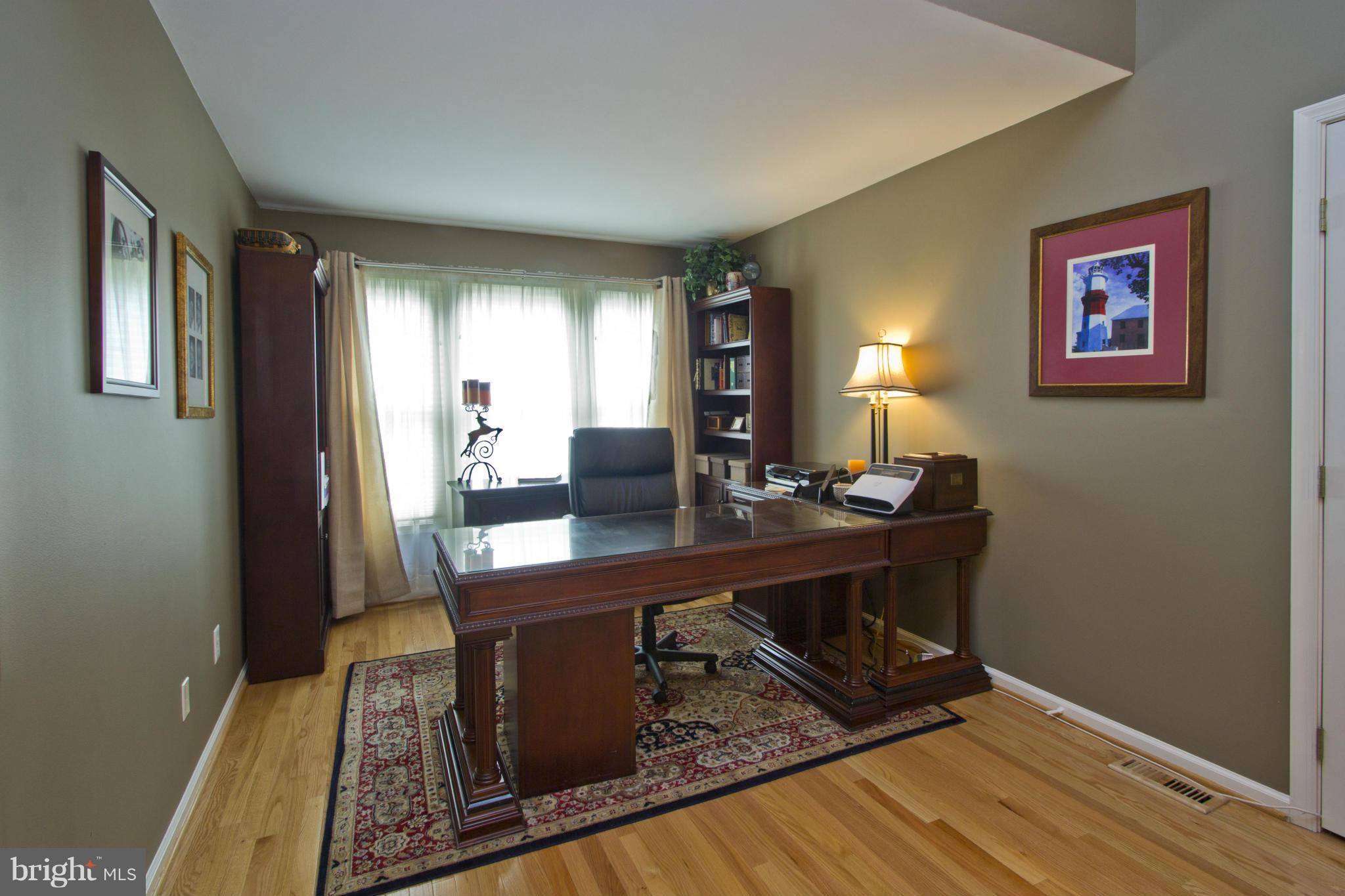 7607 Bear Forest Road Hanover, MD 21076 - Photo 12 of 24 Master sitting room
