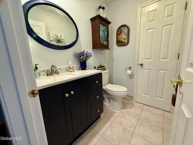 $325,000 | 4 Gentry Lane, Queensbury, NY 12804