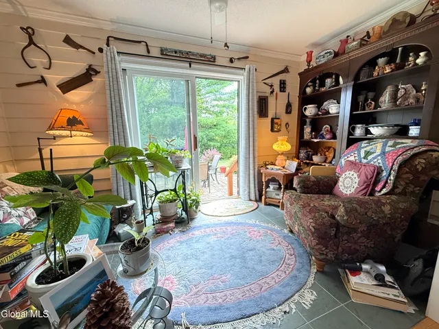 $325,000 | 4 Gentry Lane, Queensbury, NY 12804