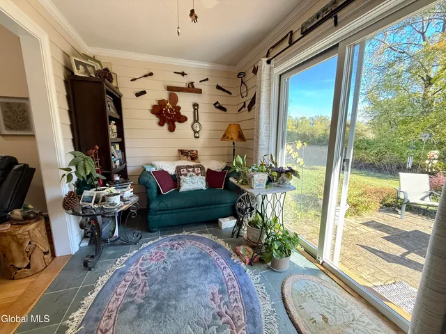 $325,000 | 4 Gentry Lane, Queensbury, NY 12804