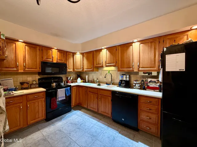 $325,000 | 4 Gentry Lane, Queensbury, NY 12804