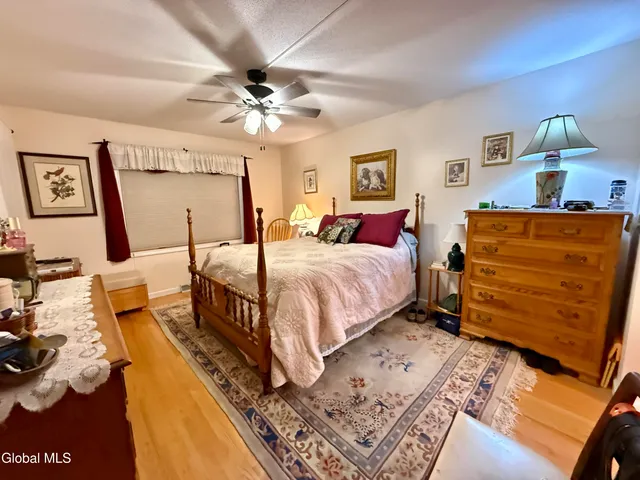 $325,000 | 4 Gentry Lane, Queensbury, NY 12804