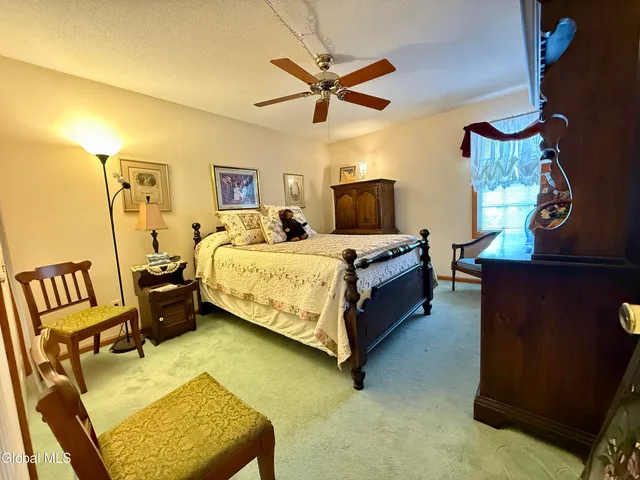 $325,000 | 4 Gentry Lane, Queensbury, NY 12804