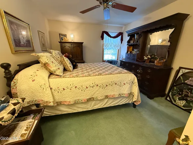 $325,000 | 4 Gentry Lane, Queensbury, NY 12804