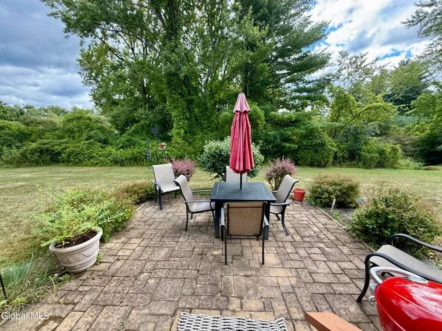 $319,000 | 4 Gentry Lane, Queensbury, NY 12804