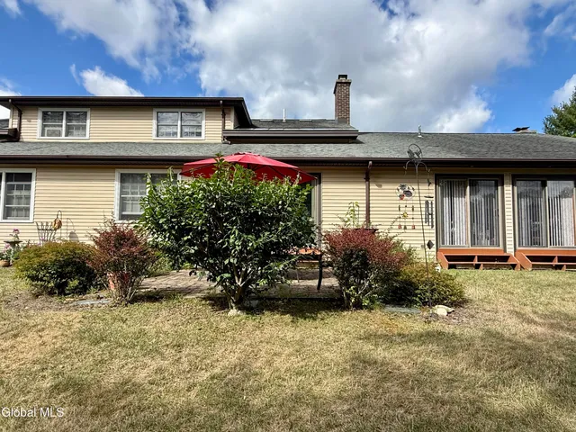 $319,000 | 4 Gentry Lane, Queensbury, NY 12804