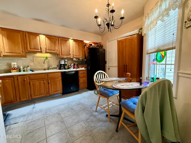 $325,000 | 4 Gentry Lane, Queensbury, NY 12804