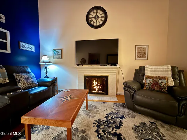 $325,000 | 4 Gentry Lane, Queensbury, NY 12804