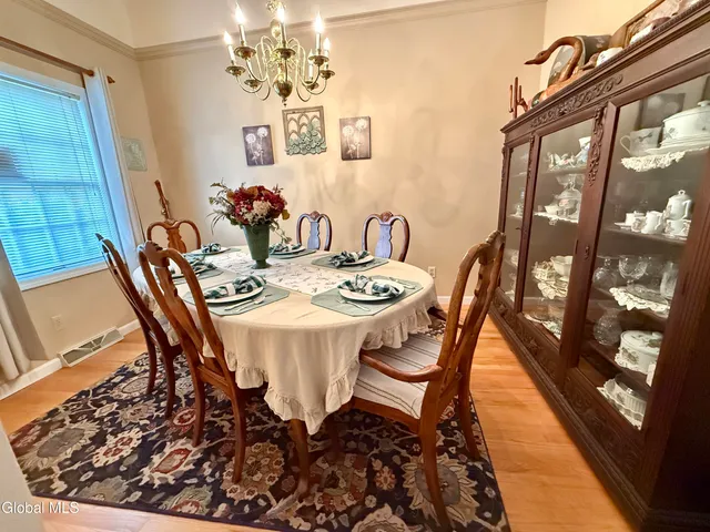 $325,000 | 4 Gentry Lane, Queensbury, NY 12804