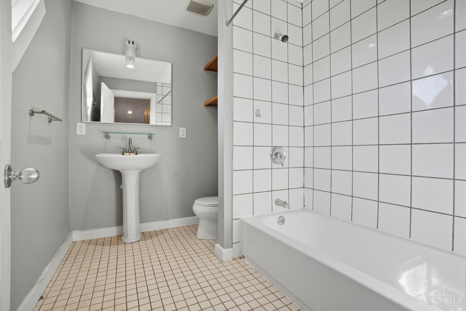 1314 Spring Street, Unit 4 Cincinnati, OH 45202 - Photo 17 of 24