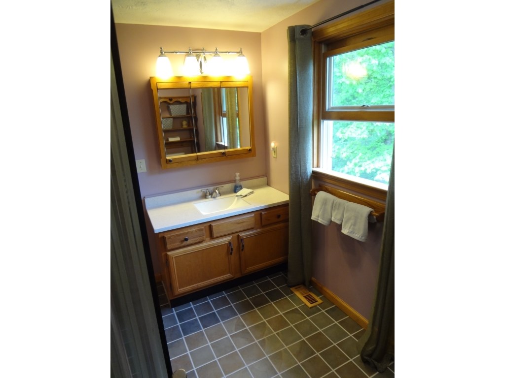 137 Farley Road Hollis, NH 03049 - Photo 13 of 28