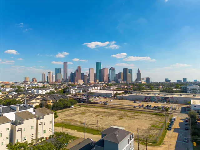 $523,000 | 2103 Crockett Street, Houston, TX 77007