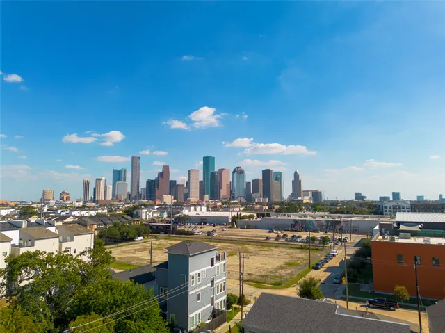 $523,000 | 2103 Crockett Street, Houston, TX 77007