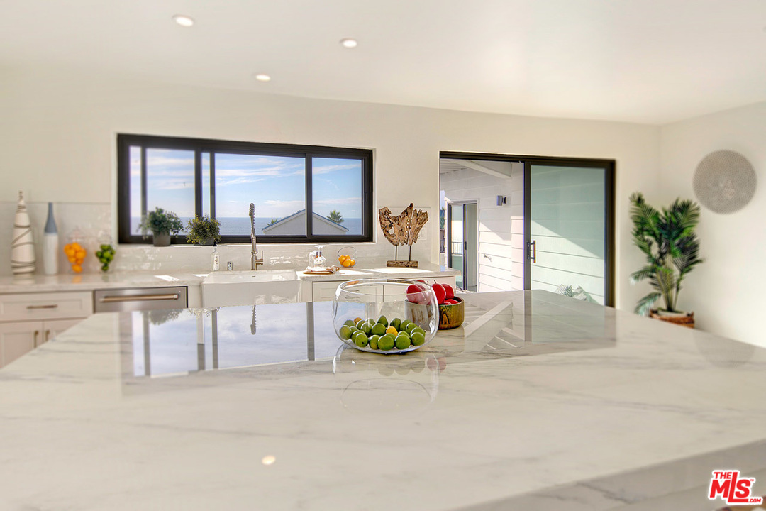 201 Redlands Street Playa del Rey, CA 90293 - Photo 13 of 31