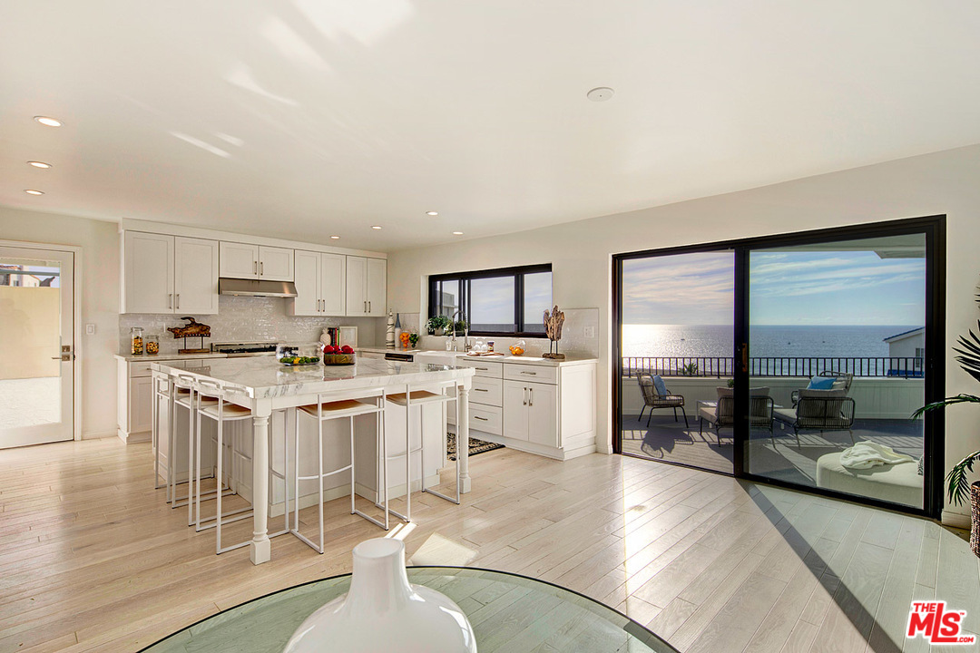 201 Redlands Street Playa del Rey, CA 90293 - Photo 7 of 31