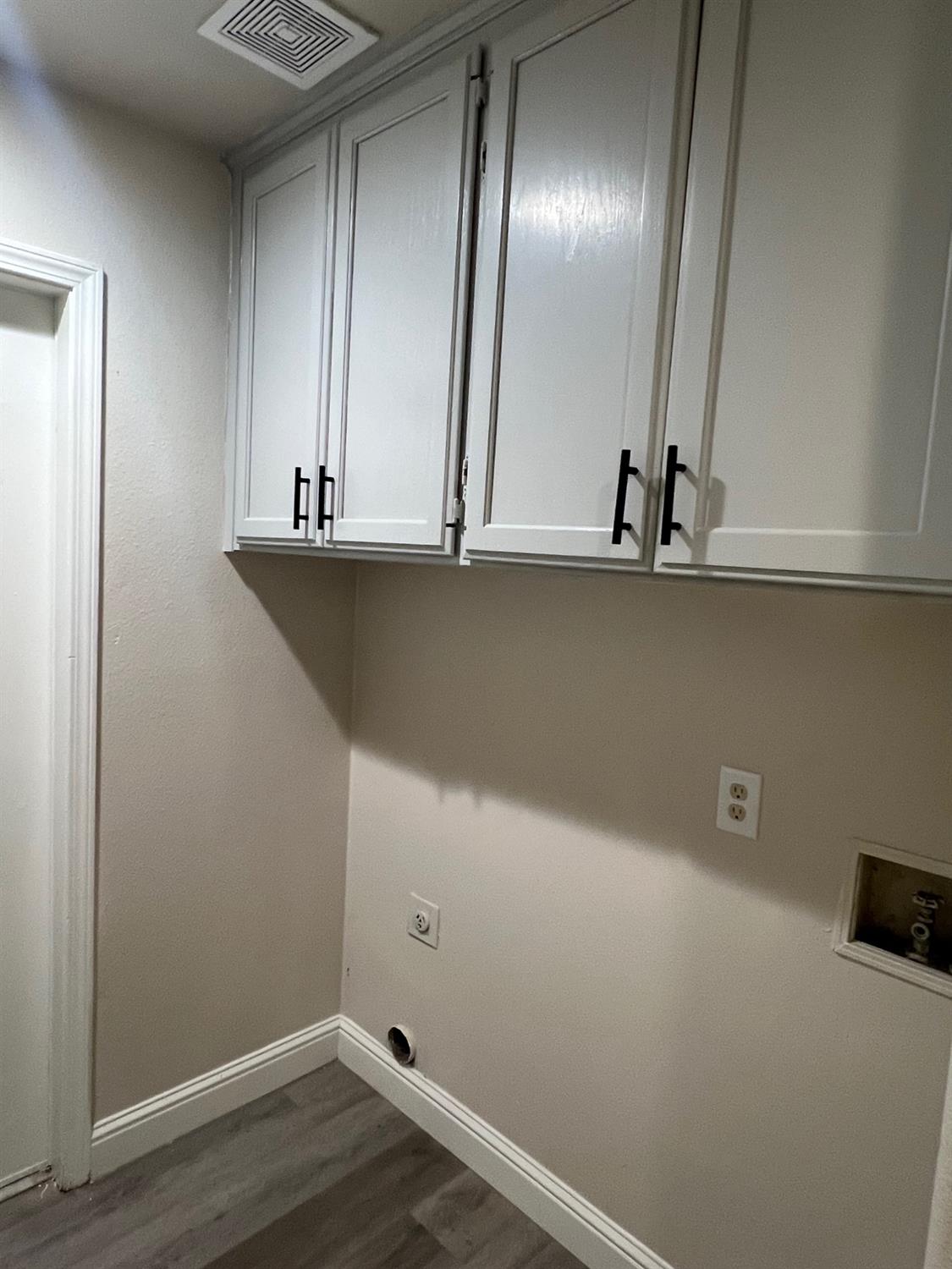 5930 West Birch Avenue Fresno, CA 93722 - Photo 14 of 32 a view of an empty room