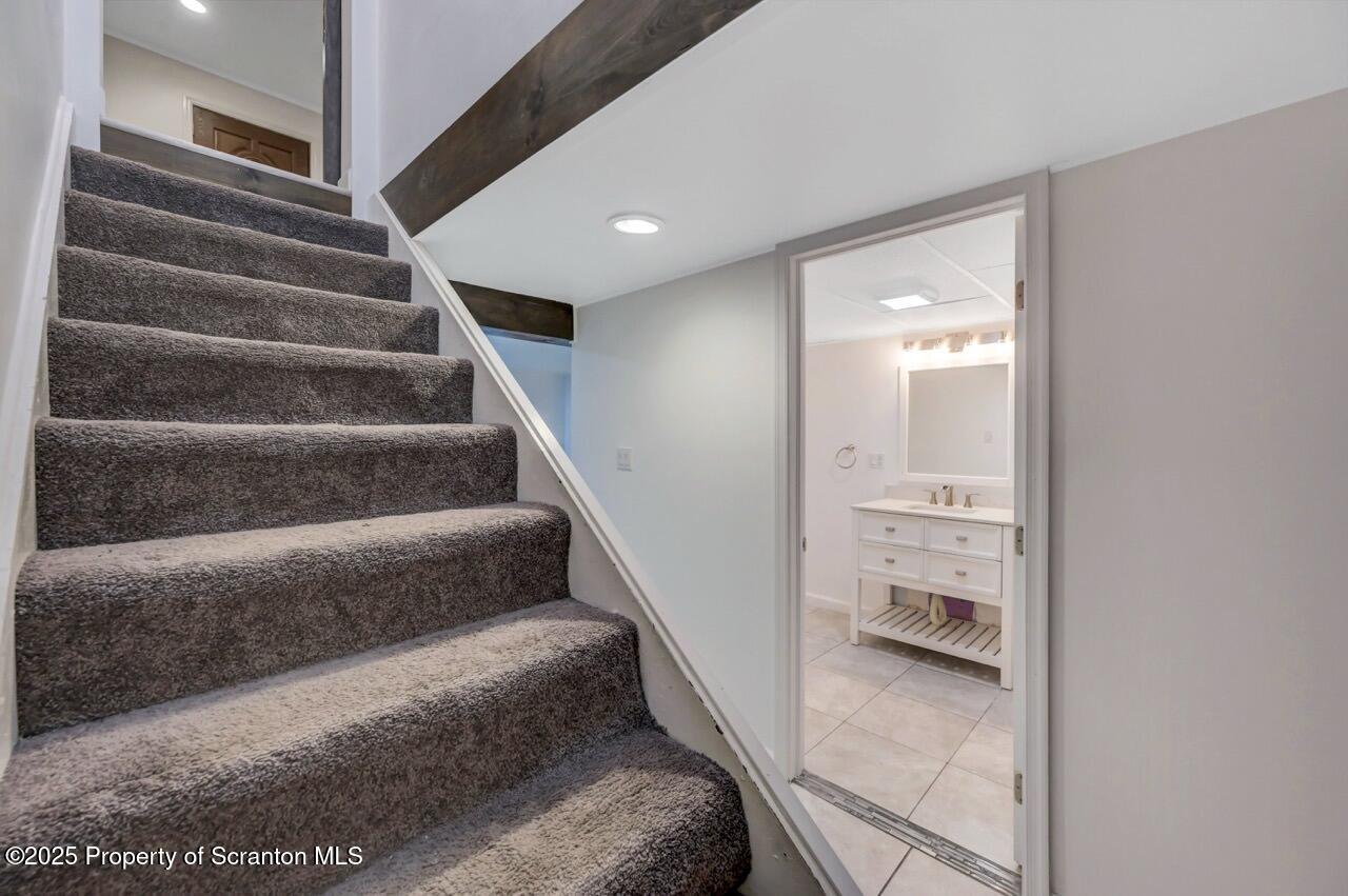 1427 Birch Street Scranton, PA 18505 - Photo 35 of 55 a view of entryway