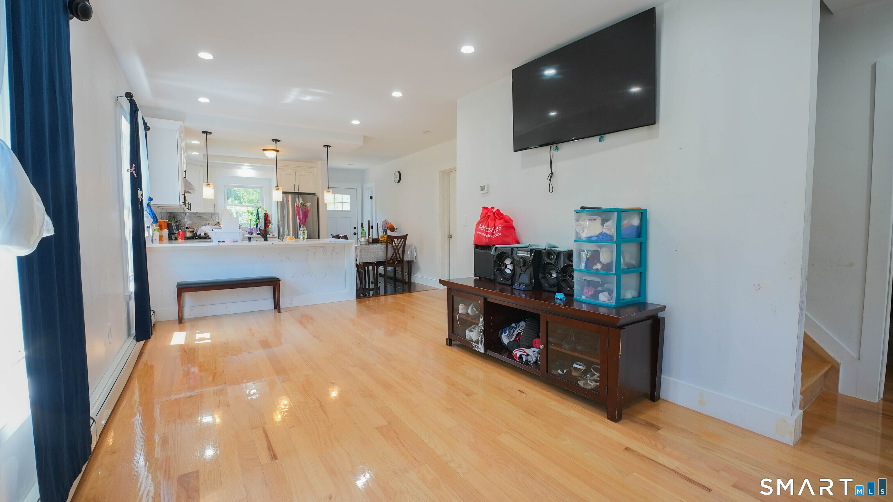 849 Frost Road Waterbury, CT 06705 - Photo 7 of 36 Gallery Image 7